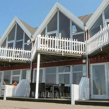 Stunning In With 2 Bedrooms And Wifi *