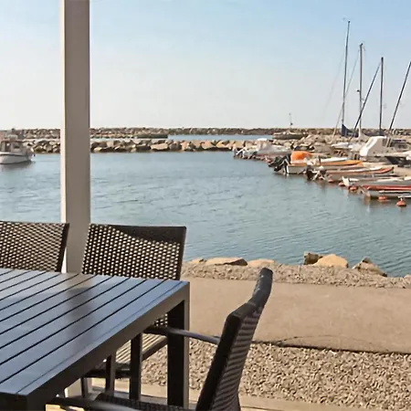 Stunning In With 2 Bedrooms And Wifi Hasle